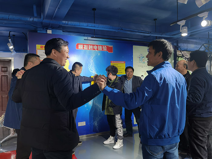 学会部党支部和办公室党支部开展主题党日活动