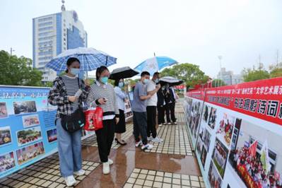 喜迎二十大  奋进新征程 通州区社科联开展第十三届社会科学普及宣传周社科广场咨询活动