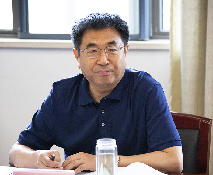 省社科联开展主题教育集中学习第三专题研讨