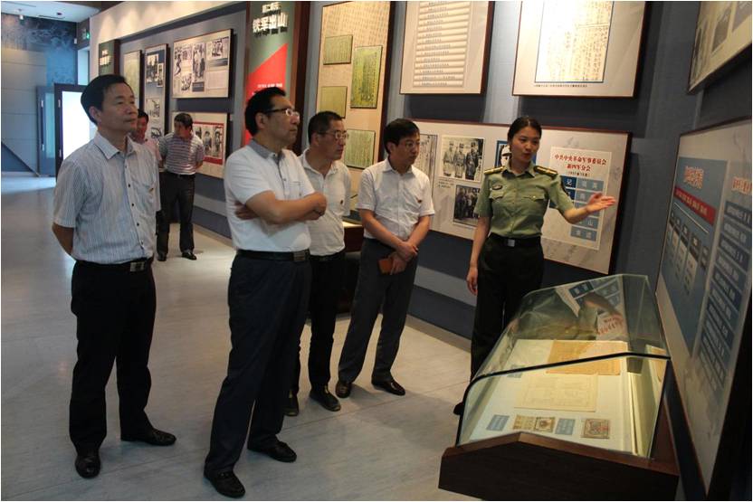 镇江市社科联开展先锋主题党日活动