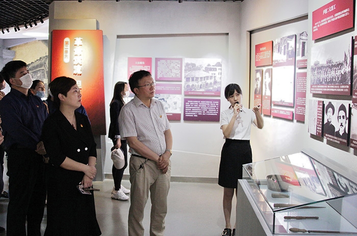 省社科联组织机关党员干部赴王荷波纪念馆开展党风廉政现场教育