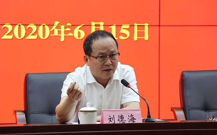 省社科联动员部署以优良作风保证“双胜利”专题组织生活会