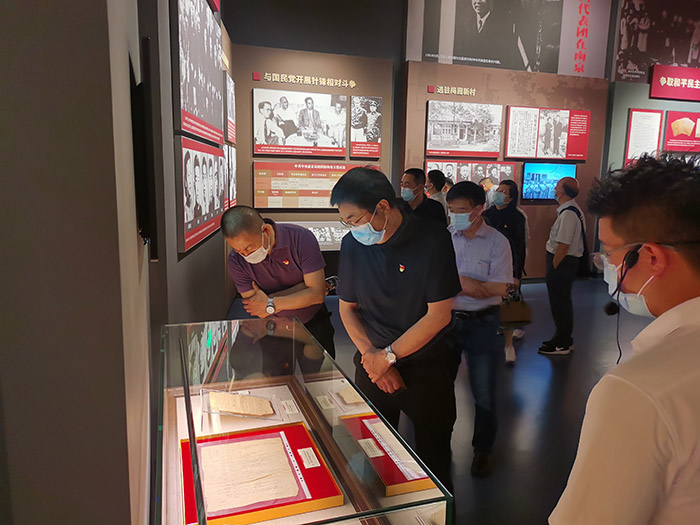 省社科联开展“七一”主题党日活动