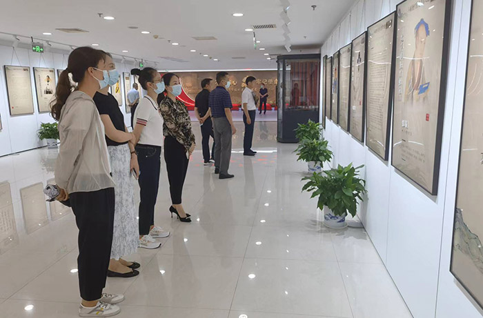 徐州市社科联组织参观“清风徐来·见贤思齐——江苏历代贤吏为官之道”主题展