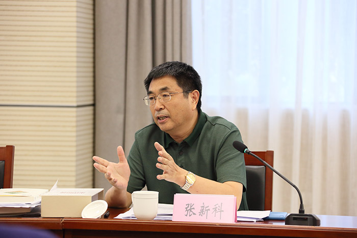 曲福田主持召开《中国式现代化江苏新实践研究丛书》各卷本提纲研讨会