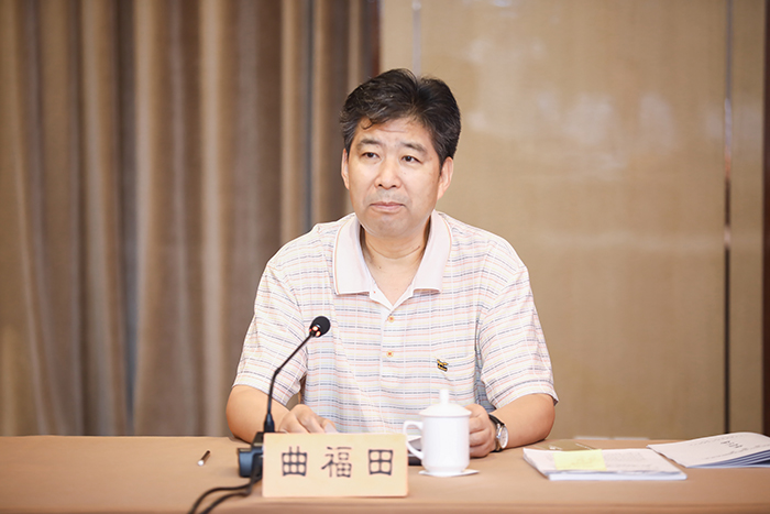 曲福田主持召开《中国式现代化江苏新实践研究丛书》课题集中开题会