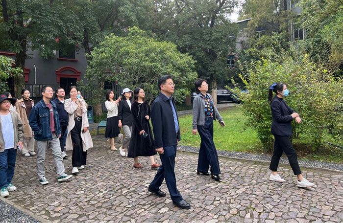 省社科联组织《中国式现代化江苏新实践研究丛书》各课题组前往南通、苏州调研