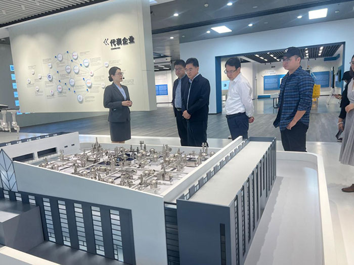 省社科联组织《中国式现代化江苏新实践研究丛书》各课题组前往南通、苏州调研