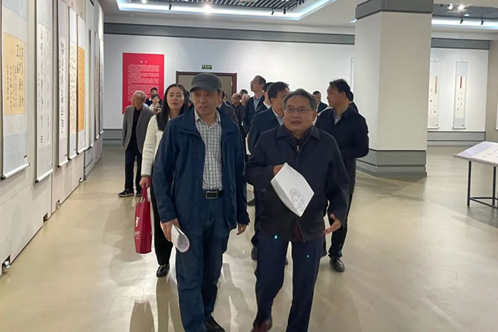 “青墩古韵”江苏省甲骨文书法篆刻作品展在海安开幕