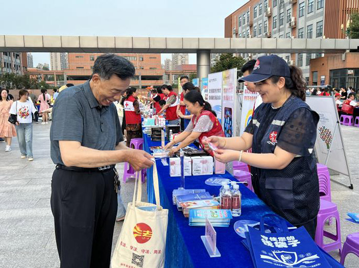 如东县举办第十三届社科普及宣传周启动仪式暨服务咨询活动