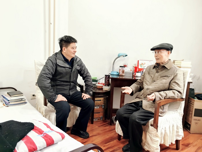 省社科联春节前夕看望慰问老领导老同志