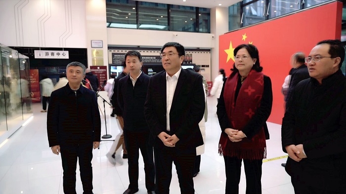 张新科出席省社科普及基地（华夏电影展示馆）揭牌仪式