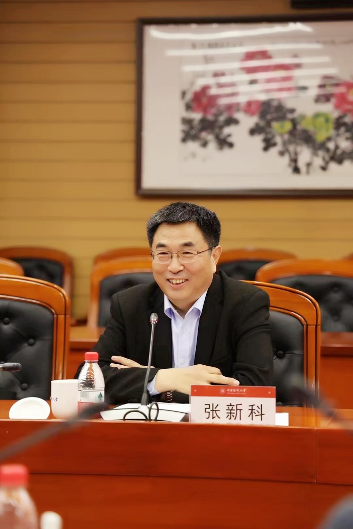 张新科出席中国药科大学社科工作研讨会