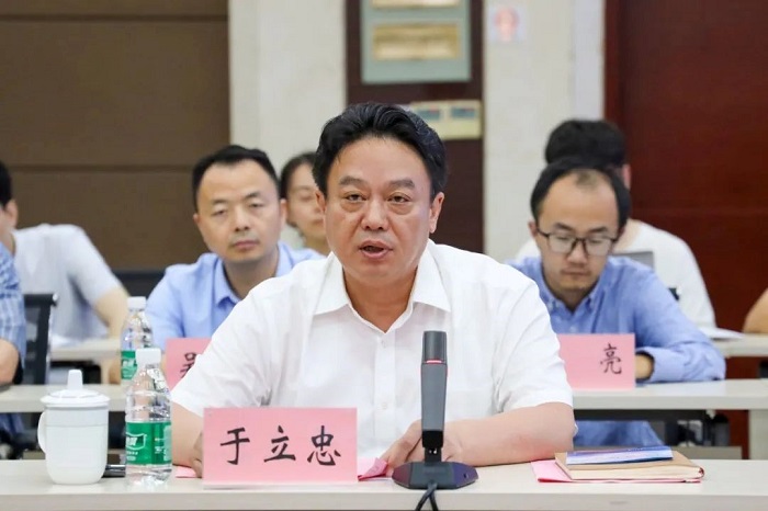 江苏省热点难点问题专家座谈会在南通成功召开