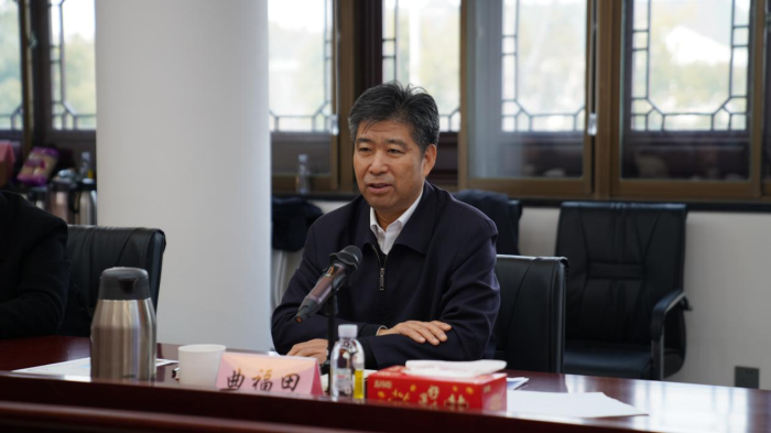 曲福田调研昆山市社科普及基地建设