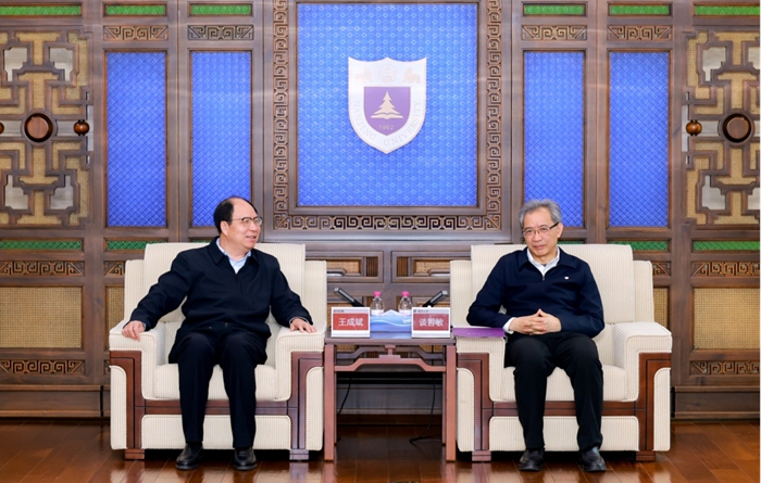 省社科联赴南京大学调研社科工作