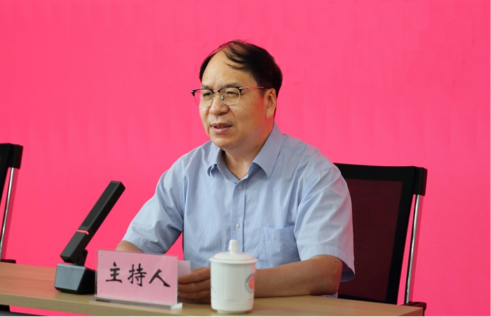 省社科联党组召开机关专题学习会 传达学习贯彻习近平总书记就推动哲学社会科学高质量发展作出的重要指示精神