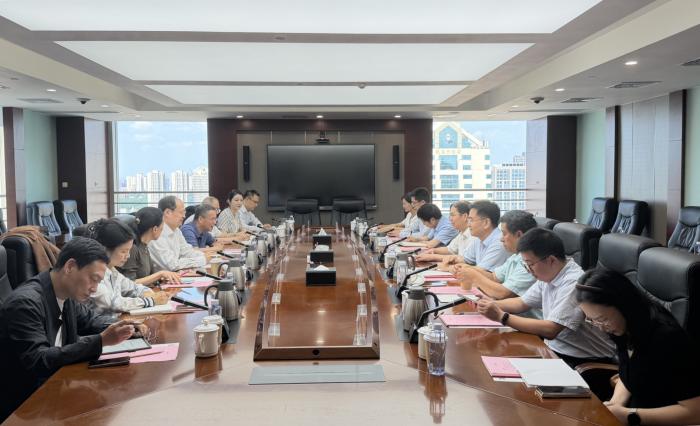 江苏省社科联赴凤凰出版传媒集团开展工作调研