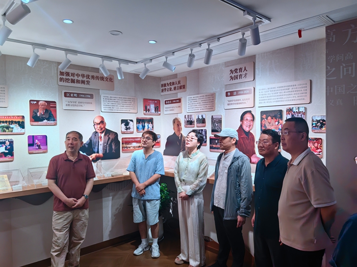 【党建引航-社科专家基层行系列活动】墨韵润初心 甲骨传文脉｜一场跨越三千年的“寻光”之约在社科之家启幕