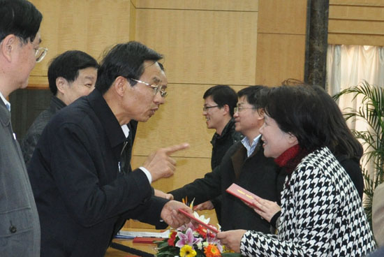 文化自觉、理论创新、科学发展
