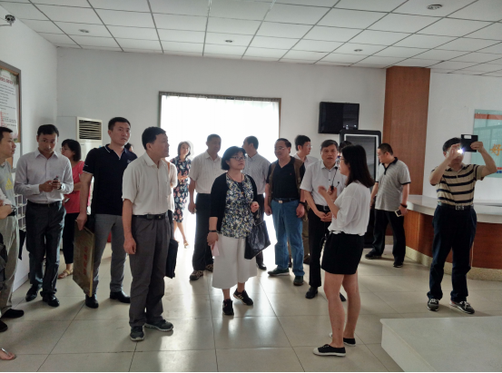 省社区发展研究会赴社区街道调研